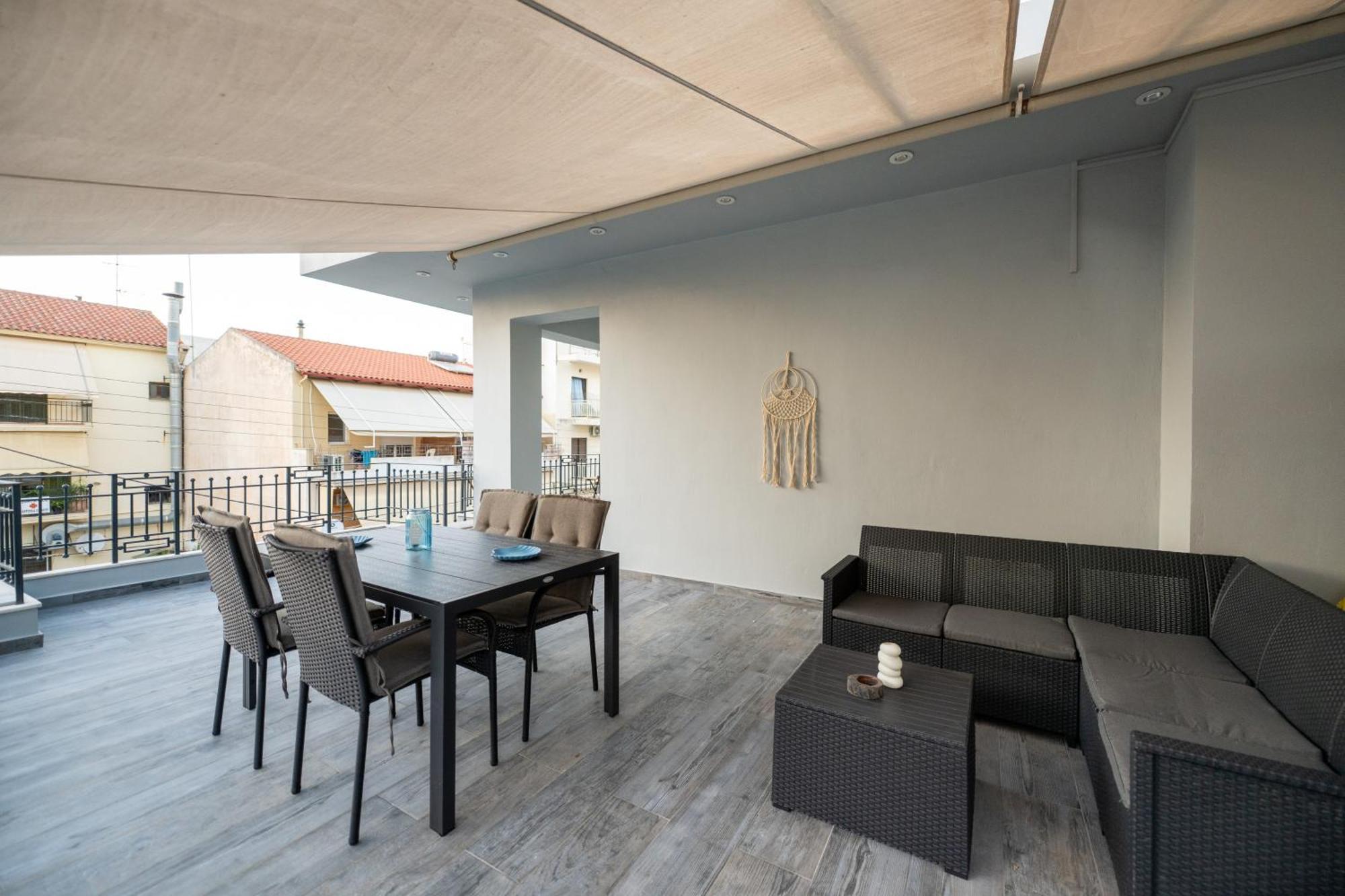 Il Centro Apartment Aigio Exterior photo